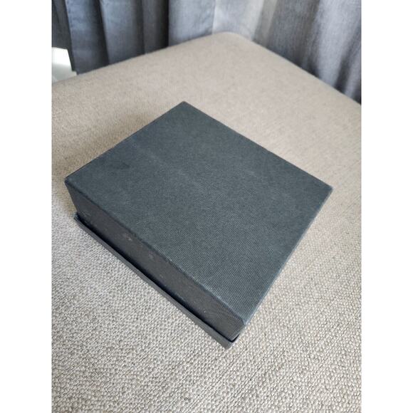 AUTHENTIC Vintage GUCCI GARMENT/GIFT BOX 8 x 7 x 3.5" *EMPTY* - Picture 7 of 10